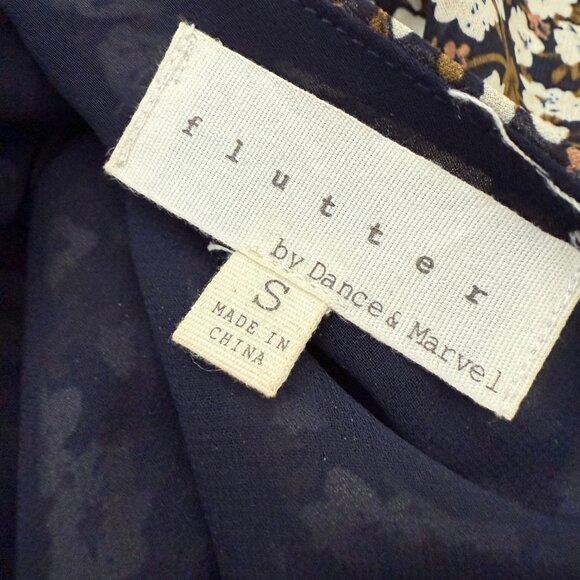 Women Fluter by Dance & Marvel Floral Deep V-neck Blouse in White Mustard Small - Picture 7 of 10